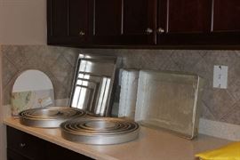 CAKE BAKING PANS
