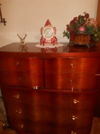 Vintage chest of drawers/also have matching full bed