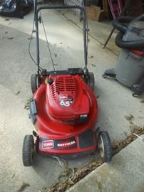 Toro 6.5 self propelled mower with bagging attachment/ runs great...