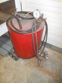 Vacuum fluid extractor