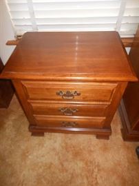 3 drawer night stand