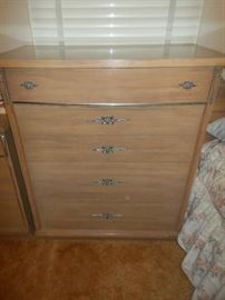 Stunning vintage chest of drawers