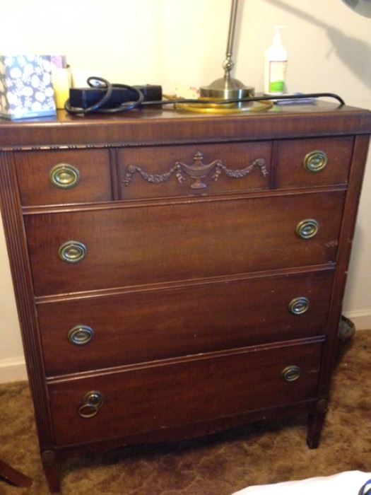 Antique 4-drawer dresser