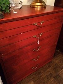 Good-looking five draw chest