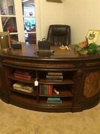 Extra fine desk with front storage/display shelves