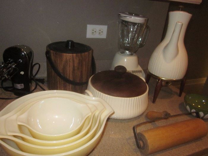 Vintage bowls, coffee pot, casserole dish