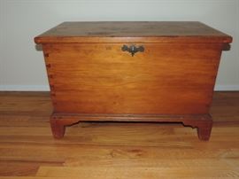Rare size...small blanket box with "bread-board-end" top - attributed to Pennsylvania ...