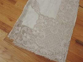 Incredible LARGE lace table-cloth