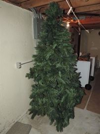 Christmas is right around the corner...this tree is in great condition as was stored COVERED so there is very little dust on it...