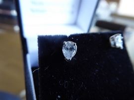 010 pair of VS2 pear shape diamond studs