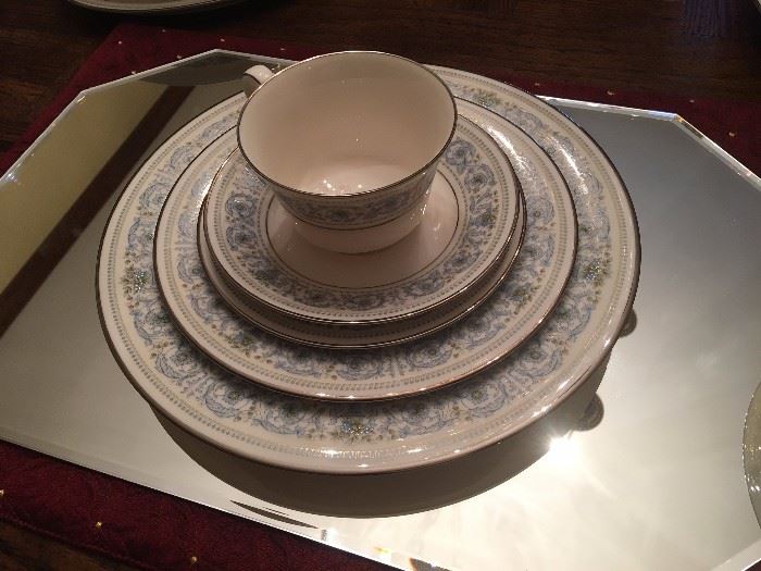 Elegant Mikasa china set comes with serving bowls, platter, gravy boat, and more.