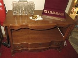 Matching sideboard (leafs on each side pop up)