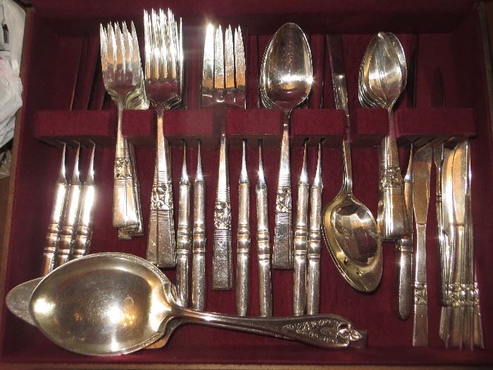 Silver plated flatware set