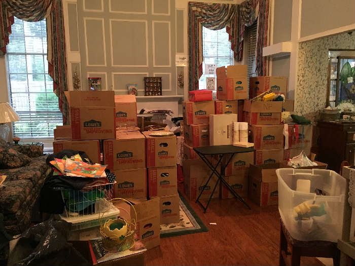 This was taken 10/11/16!!! Items from the pool house brought back in the house!!! Had to sell items to get more inside!!! Crazy!!! 