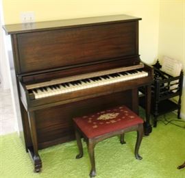 Madison Piano & stool