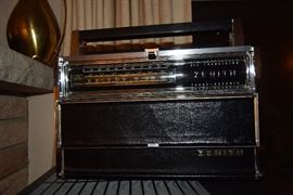 Zenith Trans-Oceanic All Transistor Radio- Royal 1000-D