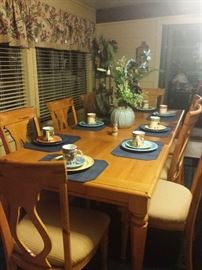 Large farm house table/8 chairs