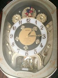 Seiko "Melodies in Motion" clock