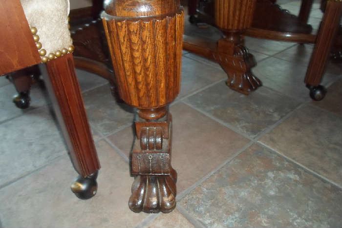 legs of dining table
