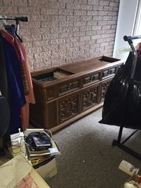 VINTAGE RECORD PLAYER CABINET