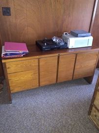 SOLID WOOD AND METAL EXECUTIVE SIDE DESK