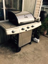 CHARBROIL BBQ GRILL