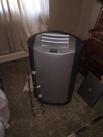 PORTABLE AIR CONDITIONING UNIT