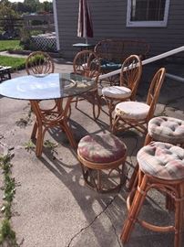 TABLE WITH GLASS-TOP AND CHAIRS