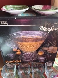 VINTAGE 1980S PUNCHBOWL SET