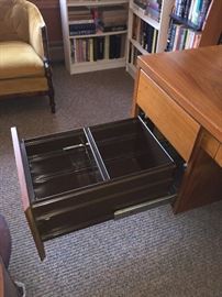 EXECUTIVE OFFICE DESK