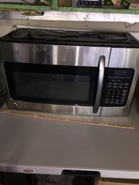 UNDER THE COUNTER MICROWAVE
