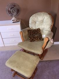 ROCKING CHAIR WITH OTTOMAN