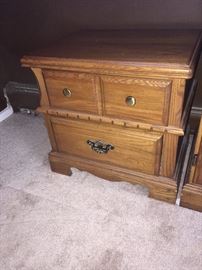 SOLID OAK TRADITIONAL DRESSER WITH MIRROR / NIGHTSTAND AND CHEST OF DRAWERS