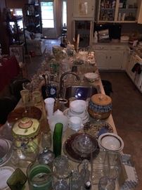 KITCHENWARE AND GLASSWARE
