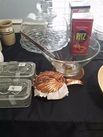 cake dish and display 