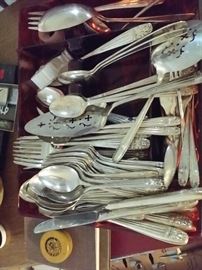 dinne rsilverplated silverware