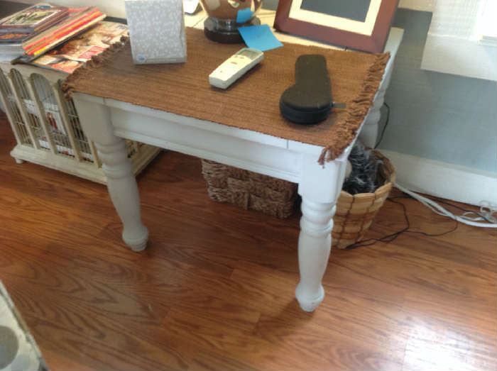 White End Table $ 40.00