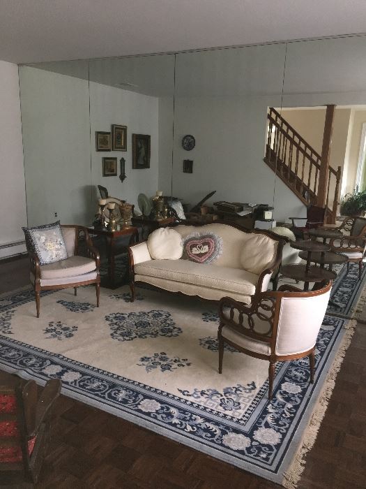Living room rug, settee & pair mid-cen chairs