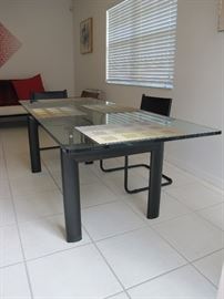 ARANGO DINING TABLE 