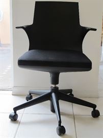 KARTELL SPOON CHAIR - DESIGNED BY ANTONIO CITTERIO AND TOAN NGUYEN