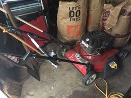 excellent condition push mower, runs great