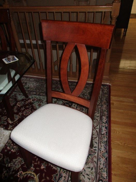 CHAIR TO DINING ROOM TABLE