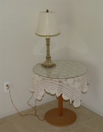 Table lamp and table