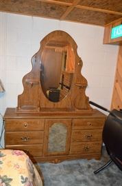 Dresser/Mirror