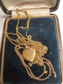 VINTAGE LOCKET
