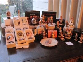 LARGE COLLECTION OF HUMMEL FIGURINES 