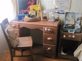 VINTAGE DESK