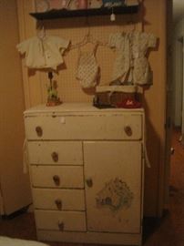 VINTAGE BABY DRESSER