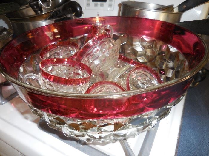 Vintage Diamond Point, Punch Bowl with 12 Footed Cups. Indiana Glass Co. 1950