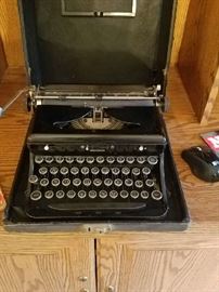 Royal Model O typewriter